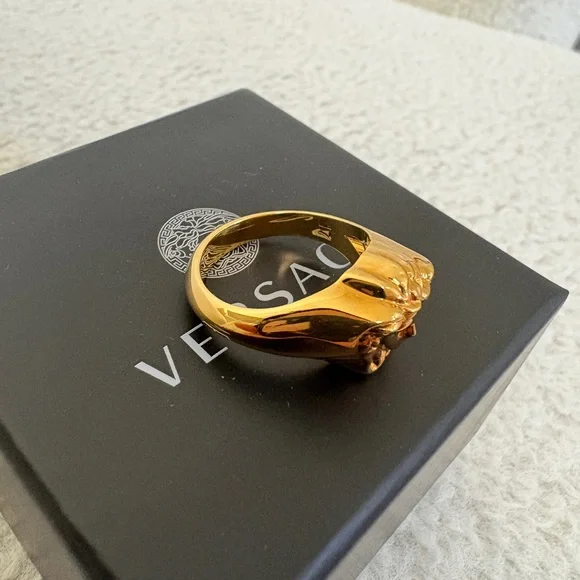❌sold-Versace Gold Medusa Ring Size 17 - Picture 2 of 5